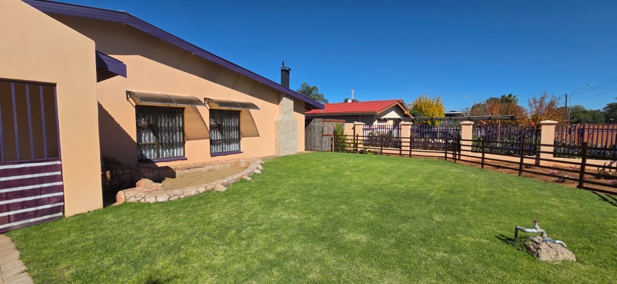 4 Bedroom Property for Sale in Hadison Park Northern Cape